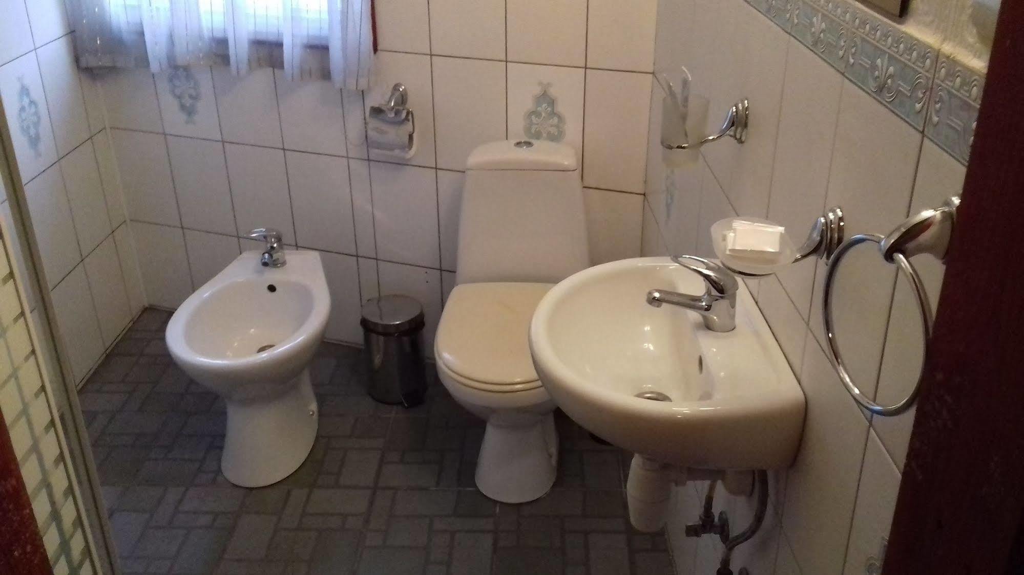 Bogdan Khmelnytskyi Hotel Киев Екстериор снимка